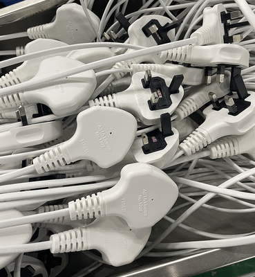 Soem-ODM-elektronisches Universalstromkabel mit Stecker
